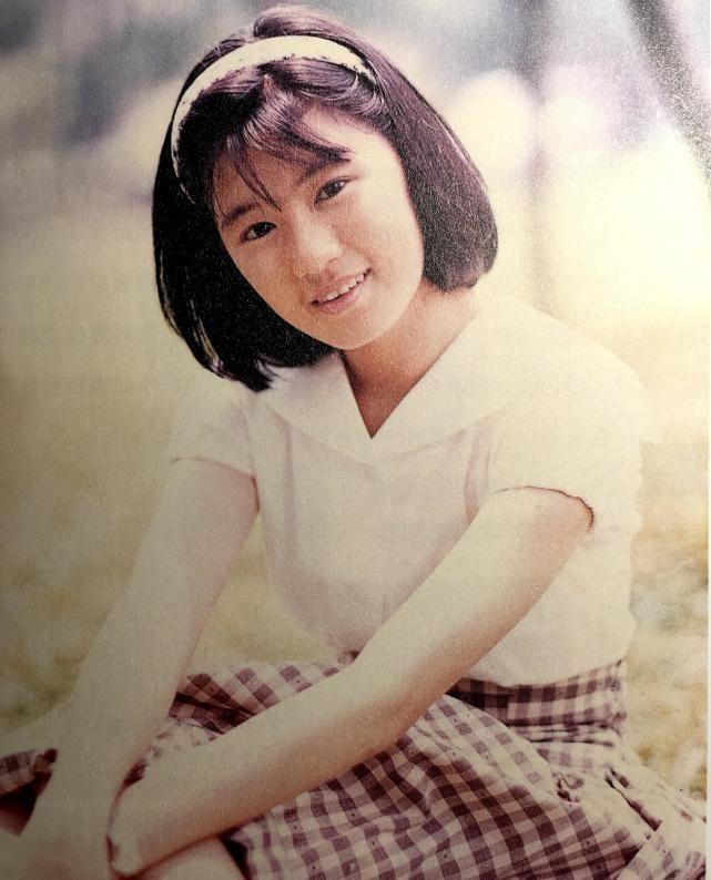 霓虹灯下  