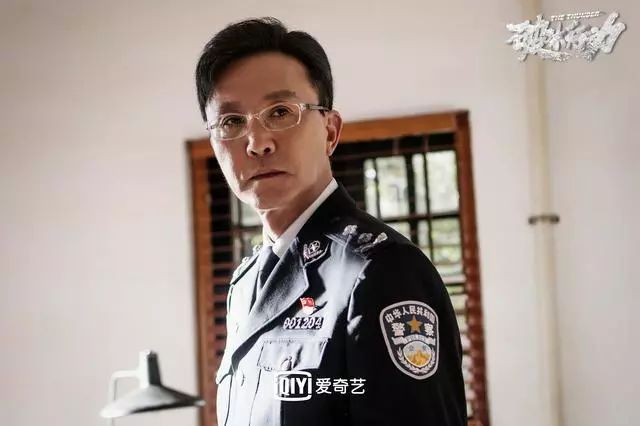 缉毒警察队长，铁血丹心，守护家园的英雄形象